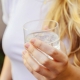 Meer drinken en minder plassen: hoe zit dat precies?